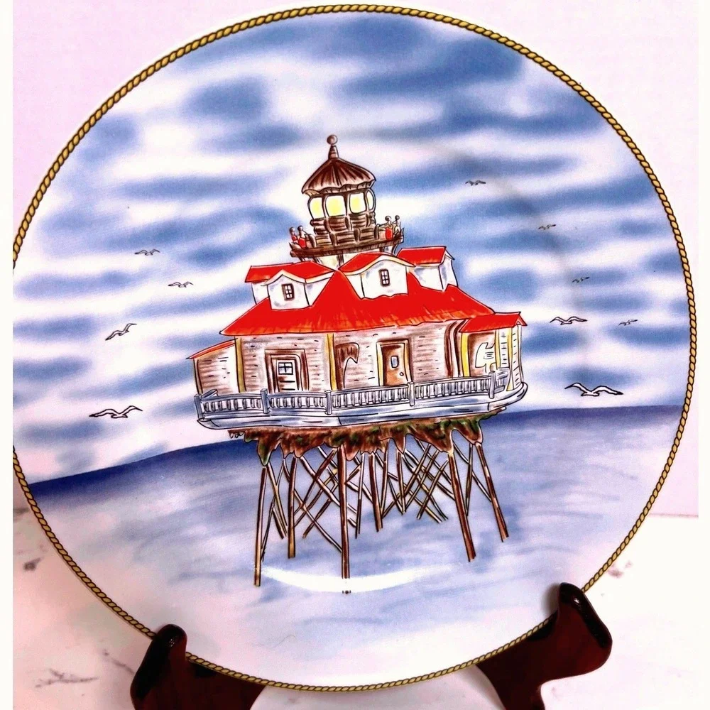 Royal Norfolk Lighthouse 7.5
